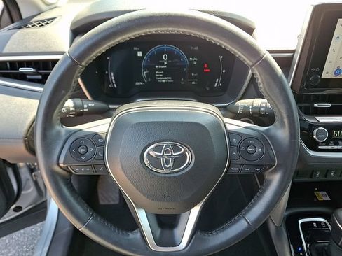 Used 2023 Toyota Corolla Cross XLE w/ Convenience Package AWD/4WD image 20
