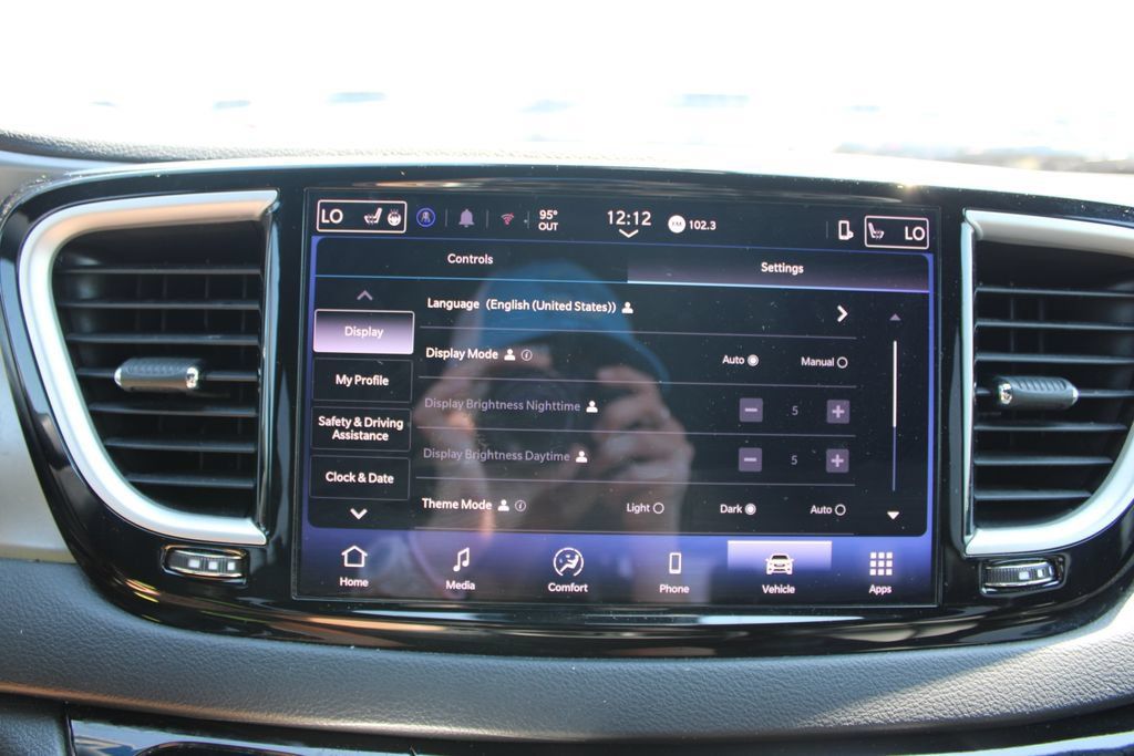 Used 2025 Chrysler Pacifica Select FWD image 50