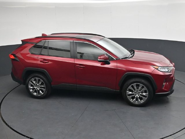 Used 2020 Toyota RAV4 XLE Premium FWD image 24