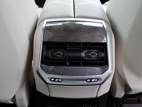 Used 2025 BMW 760i xDrive w/ Executive Package AWD/4WD image 29