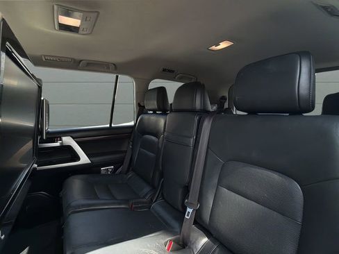 Used 2016 Toyota Land Cruiser w/ Four Season Floor Mat Package image 25