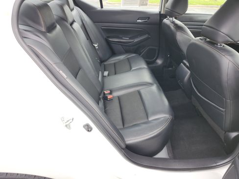 Used 2022 Nissan Altima 2.5 SR FWD image 13