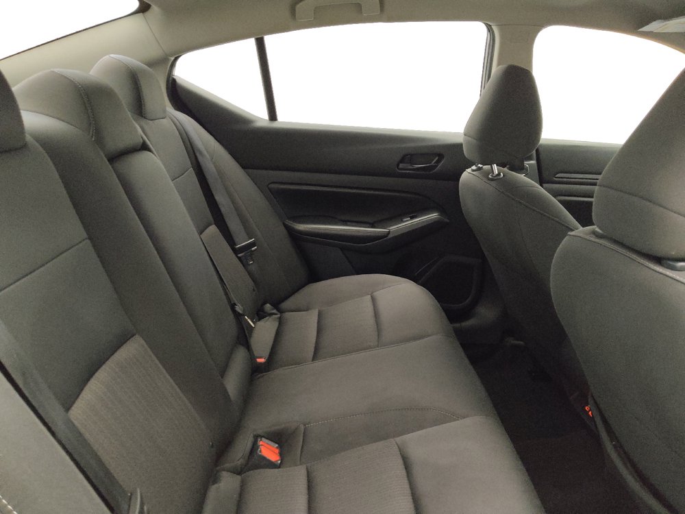 Used 2024 Nissan Altima 2.5 SV FWD image 19