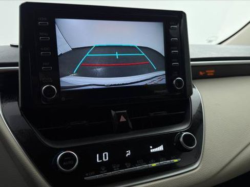 Used 2021 Toyota Corolla LE FWD image 24