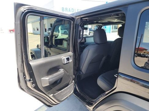 Used 2024 Jeep Wrangler Unlimited Sport AWD/4WD image 21