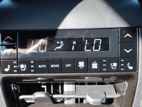 Used 2026 Jeep Grand Cherokee Summit w/ Obsidian Package AWD/4WD image 23