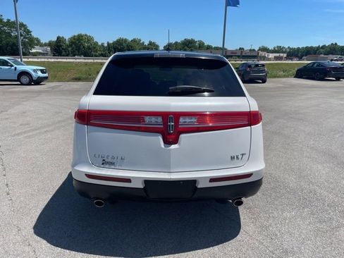 Used 2014 Lincoln MKT FWD image 7