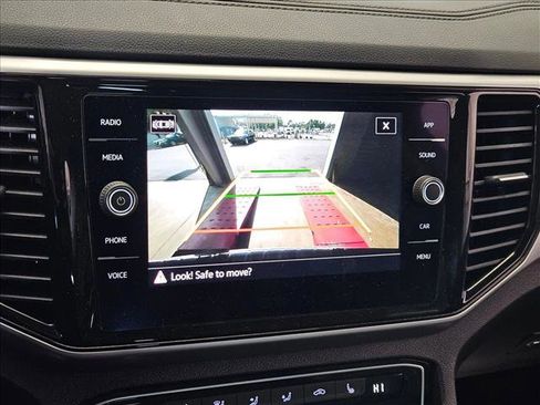 Used 2022 Volkswagen Atlas SE w/ Panoramic Sunroof Package image 12