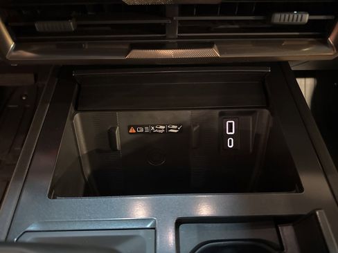 New 2025 GMC Hummer EV 2X image 30