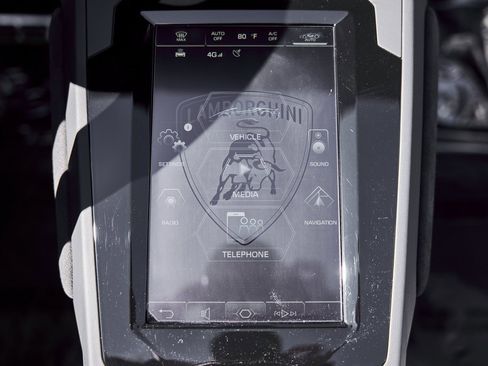 Used 2024 Lamborghini Huracan EVO image 65