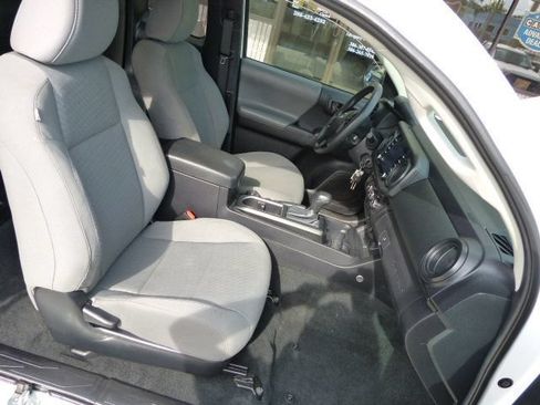 Used 2022 Toyota Tacoma SR RWD image 27