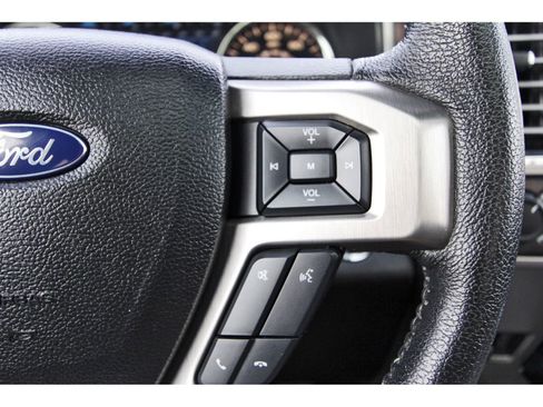 Used 2015 Ford F150 Platinum w/ Equipment Group 701A Luxury AWD/4WD image 19