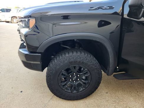 Used 2025 Chevrolet Silverado 1500 ZR2 w/ Dark Appearance Package AWD/4WD image 7