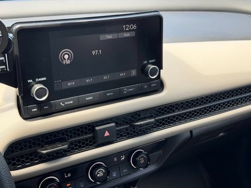 Used 2024 Honda HR-V LX image 24