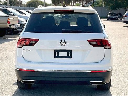 Certified 2021 Volkswagen Tiguan SE FWD image 6