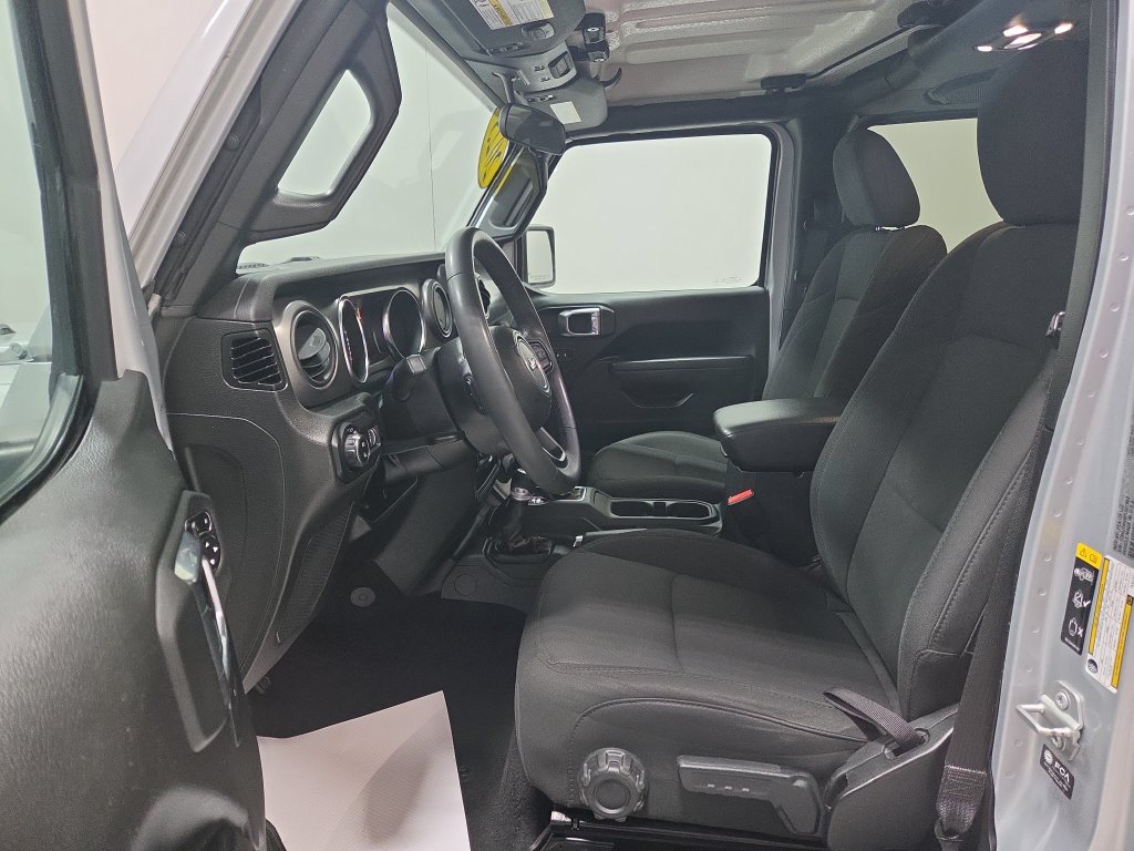Used 2023 Jeep Gladiator Sport AWD/4WD image 2