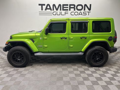 Used 2018 Jeep Wrangler Unlimited Sahara image 2