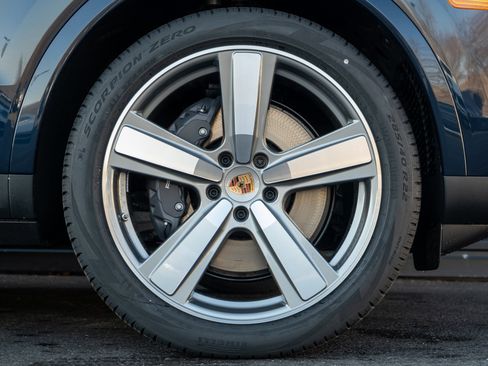 New 2026 Porsche Cayenne image 15
