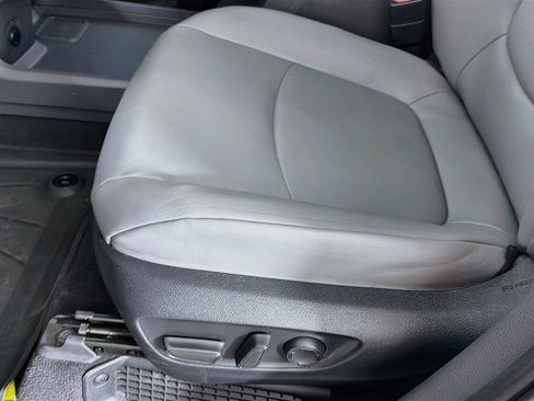 Used 2023 Toyota Sienna XLE FWD image 24