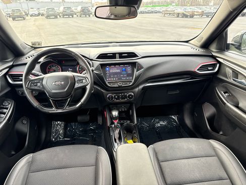 Used 2023 Chevrolet TrailBlazer RS w/ Sun and Liftgate Package image 12