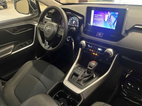 Certified 2023 Toyota RAV4 LE image 28