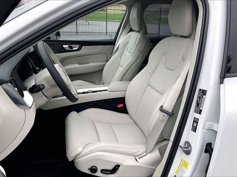 New 2026 Volvo XC60 B5 Ultra w/ Climate Package image 11