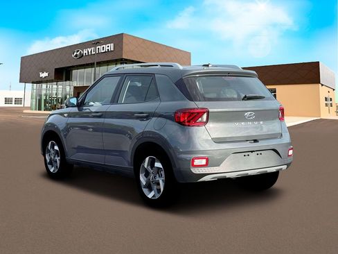 New 2026 Hyundai Venue SEL FWD image 5