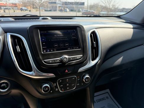 Used 2021 Chevrolet Equinox LT image 18