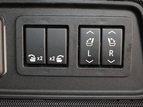Used 2021 Cadillac Escalade Sport Platinum AWD/4WD image 16