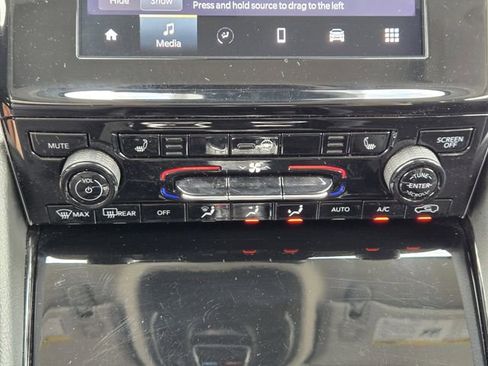 Used 2023 Jeep Grand Cherokee Laredo w/ Luxury Tech Group I AWD/4WD image 21