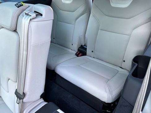 Used 2025 Volvo EX90 Ultra image 13