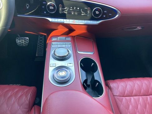 Used 2024 Genesis GV70 3.5T Sport w/ Sport Advanced Package image 9