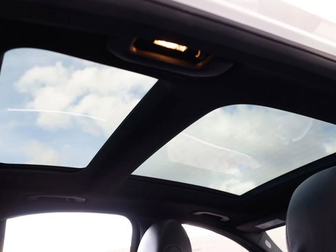 Used 2016 Mercedes-Benz C 300 Sedan image 23