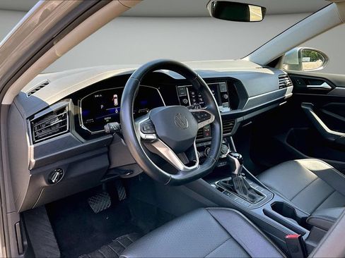 Used 2024 Volkswagen Jetta SE FWD image 17
