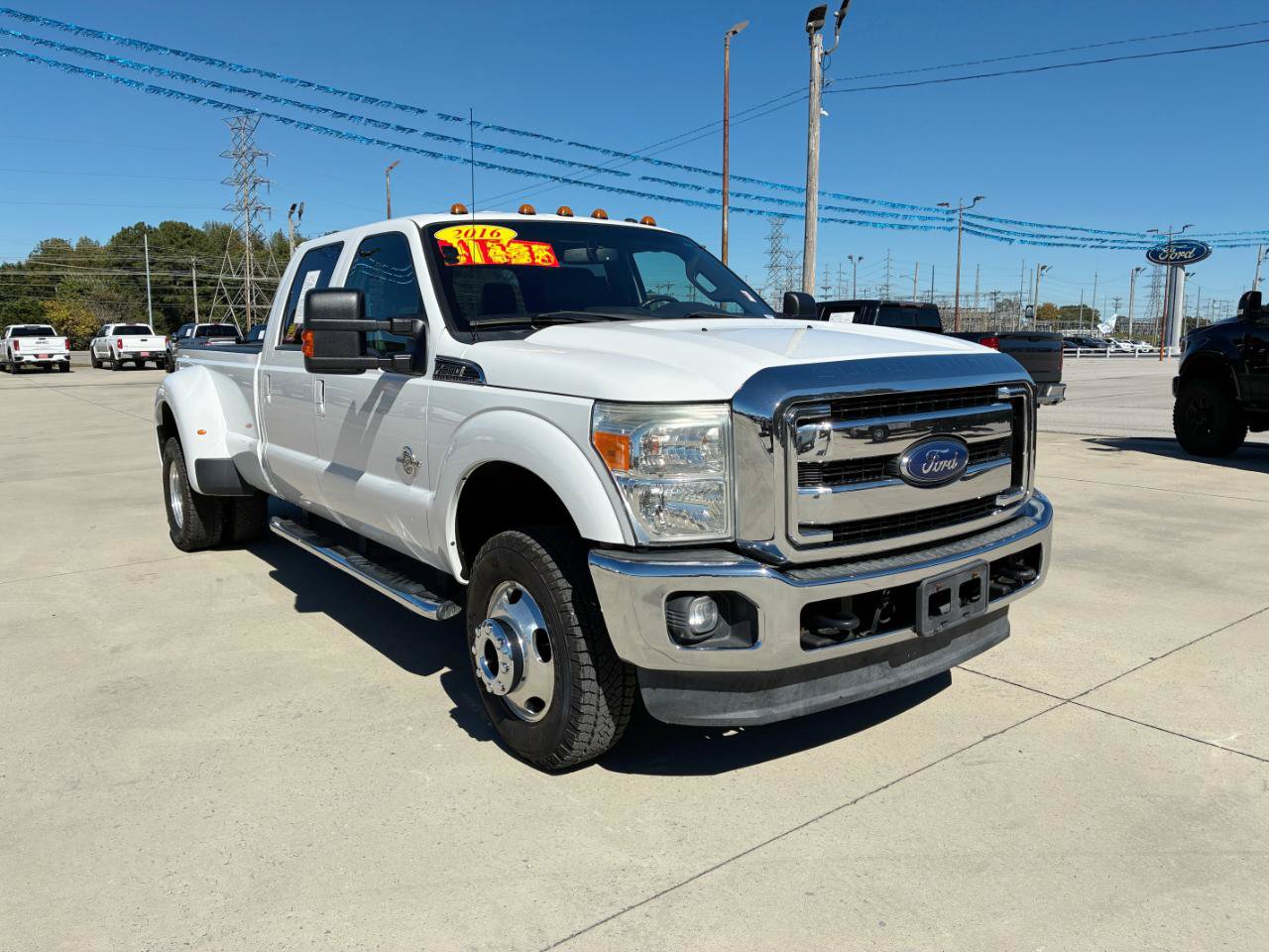 Used 2016 Ford F350 Lariat w/ Lariat Interior Package AWD/4WD image 4