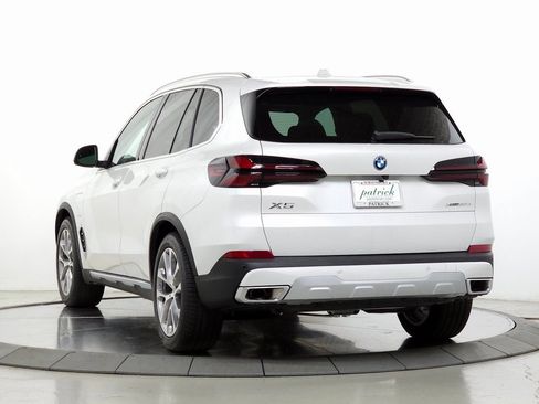 Used 2026 BMW X5 xDrive50e w/ Premium Package AWD/4WD image 5