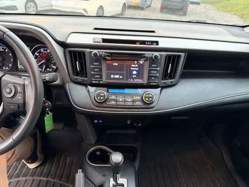 Used 2017 Toyota RAV4 XLE w/ Plus Special Value Package AWD/4WD image 20