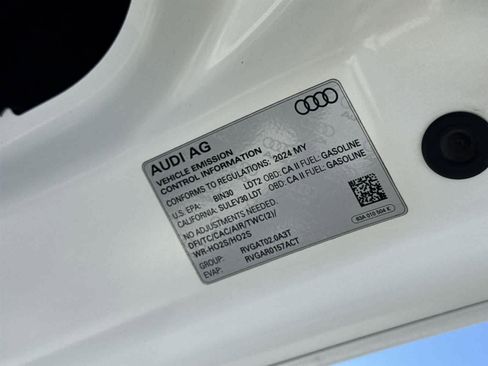 Used 2024 Audi Q3 2.0T Premium image 42