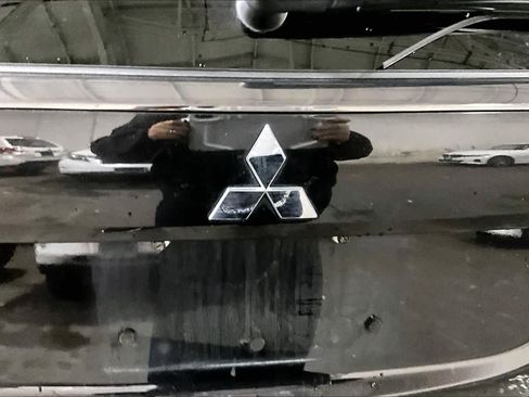 Used 2021 Mitsubishi Outlander LE image 30