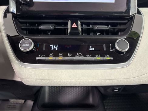 Used 2025 Toyota Corolla LE FWD image 19