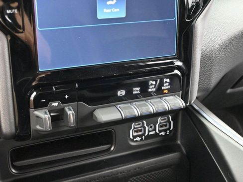 Used 2024 RAM 2500 Laramie w/ Night Edition AWD/4WD image 22