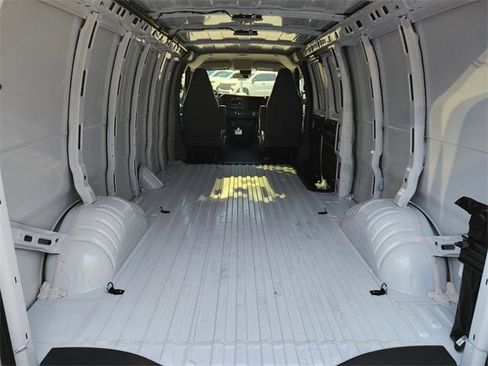 New 2025 Chevrolet Express 3500 Extended w/ Driver Convenience Package image 24