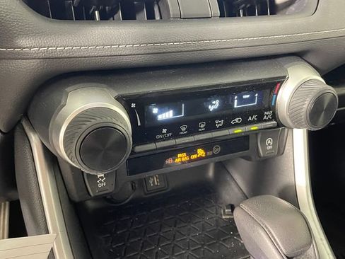 Used 2023 Toyota RAV4 LE AWD/4WD image 8