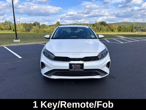 Used 2022 Kia Forte LXS image 2