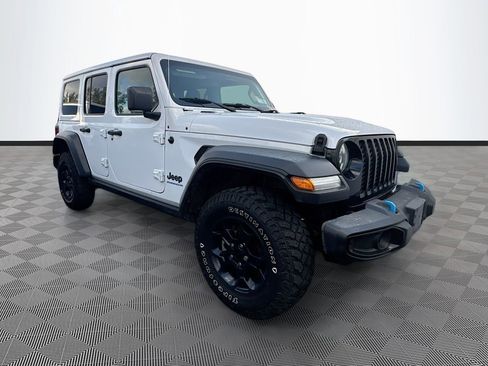 Used 2023 Jeep Wrangler Unlimited w/ Cold Weather Group AWD/4WD image 4