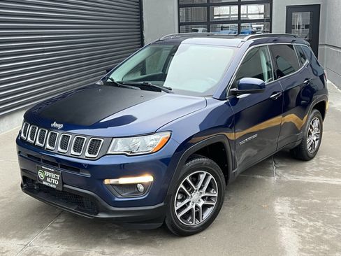 Used 2020 Jeep Compass Latitude image 2