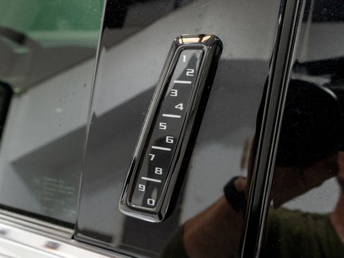 Used 2024 Chevrolet Silverado 2500 High Country w/ High Country Premium Package image 14