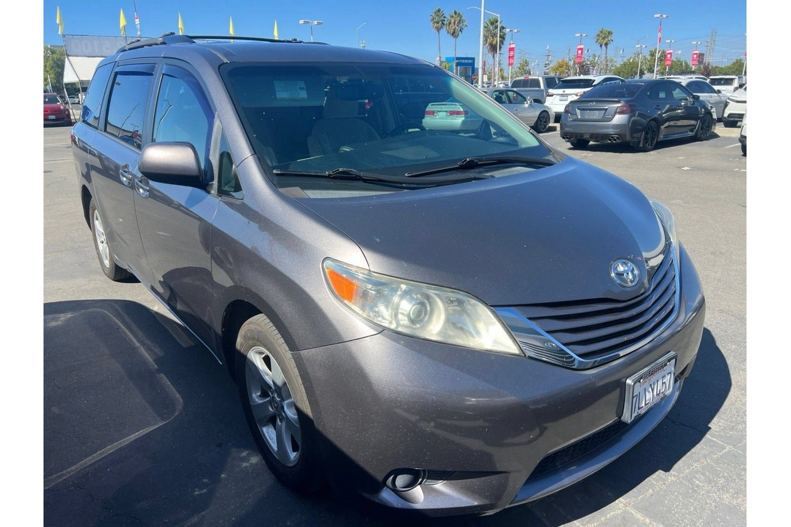 Used 2015 Toyota Sienna LE FWD image 3