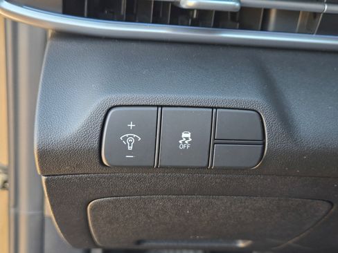 Used 2024 Hyundai Elantra SEL FWD image 21