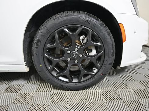 Used 2023 Chrysler 300 Touring L w/ Popular Equipment Group image 11